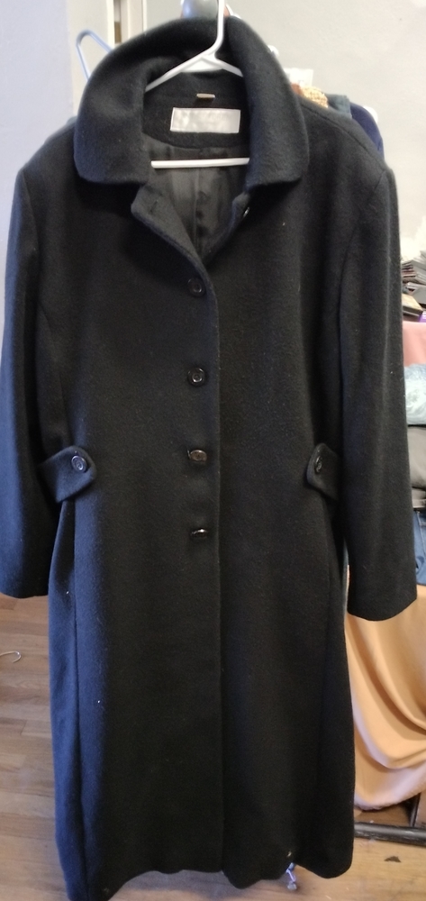 Andrea brem trenchcoat